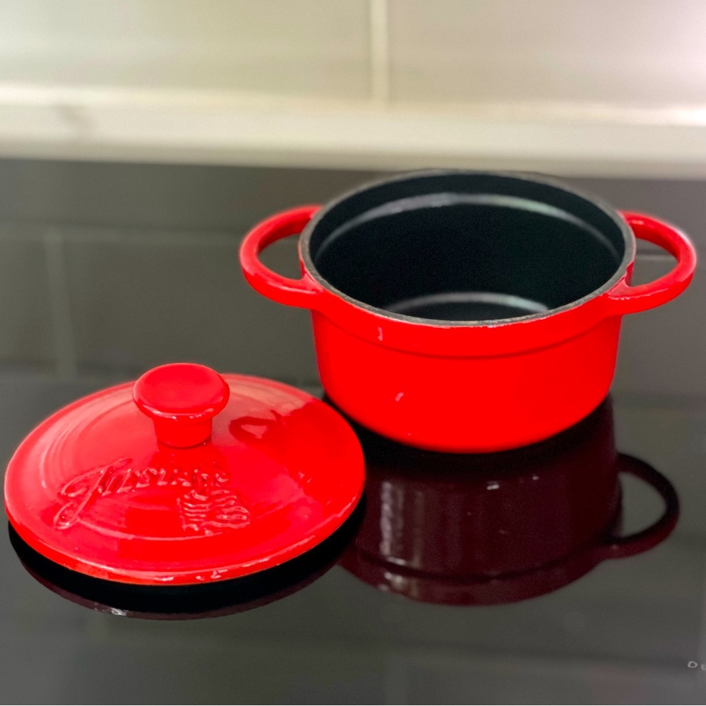 Red hot Fiesta ware mini cast iron pot (brand new)